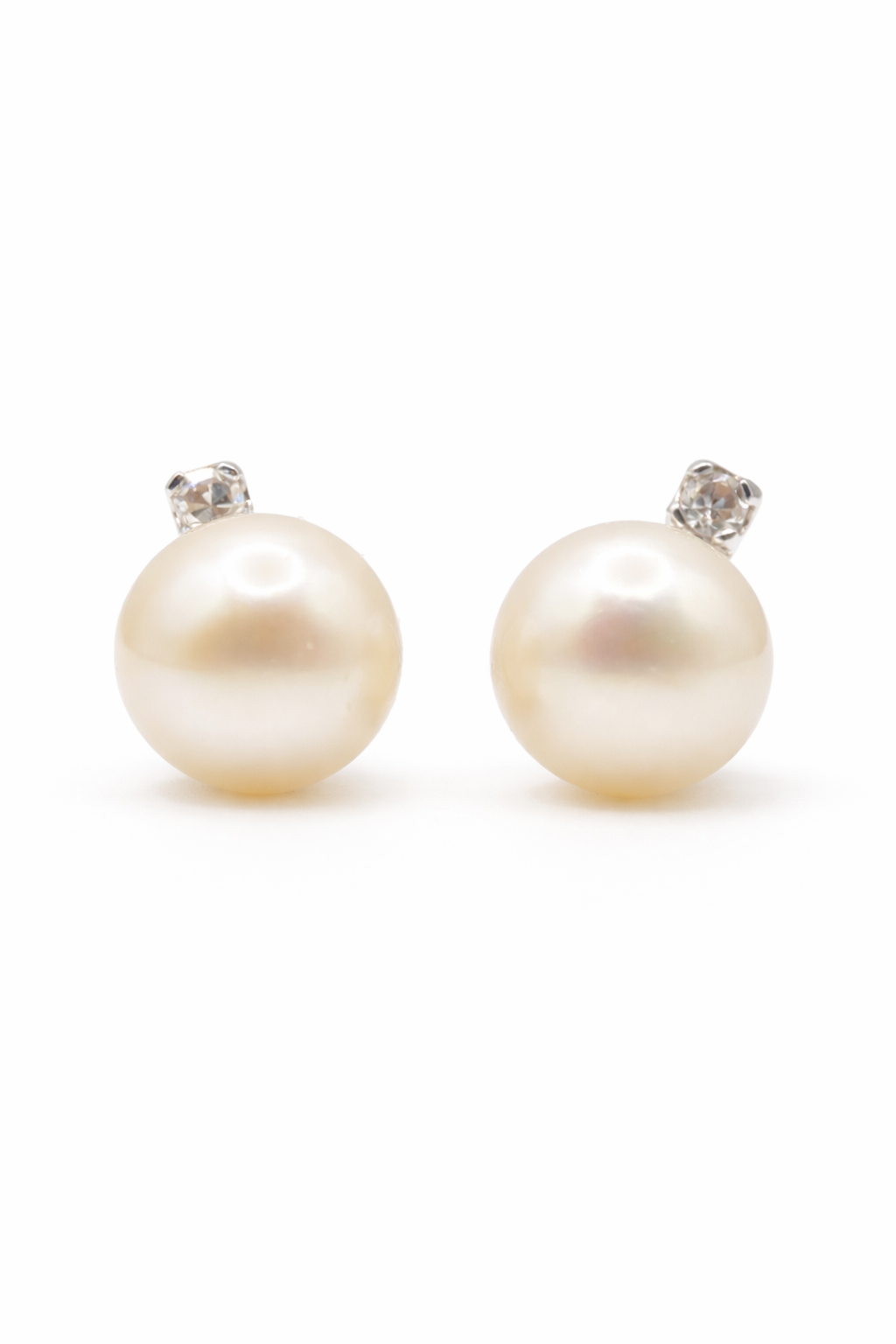 AUGUST | PEARL MOON STUDS